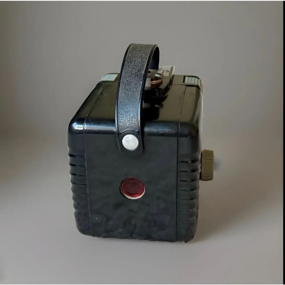 Vintage Kodak Brownie Hawkeye Camera Flash Model Box Camera Uses 620 Film